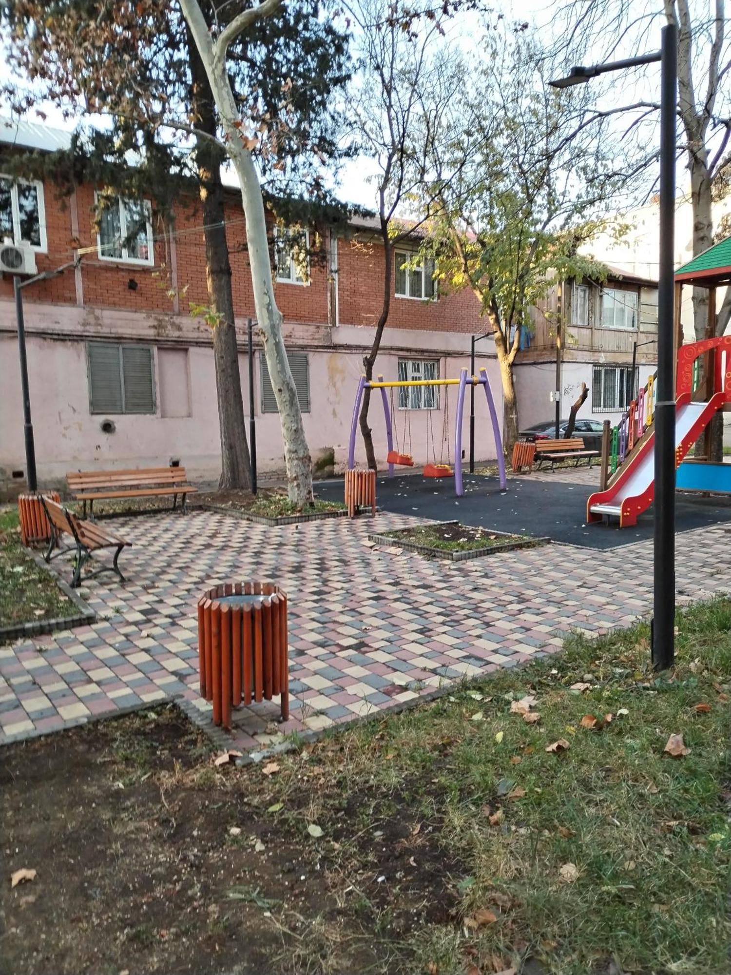 Nash Dom Apartment Тбилиси Екстериор снимка